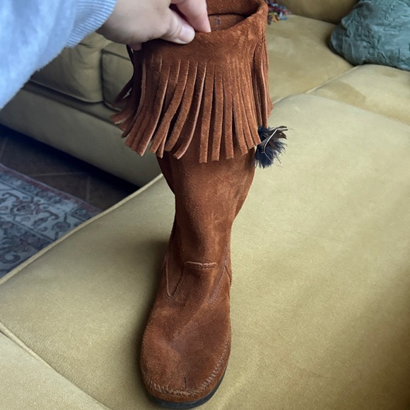 Minnetonka Brown Fringed Moccasin Boots - Picture 2 of 8